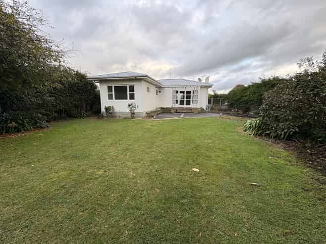 17 Howard Road, Taradale
