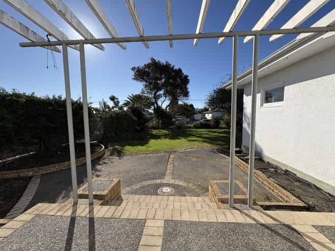 17 Howard Road, Taradale