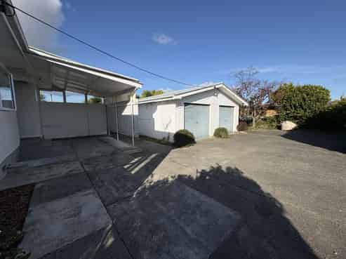 17 Howard Road, Taradale
