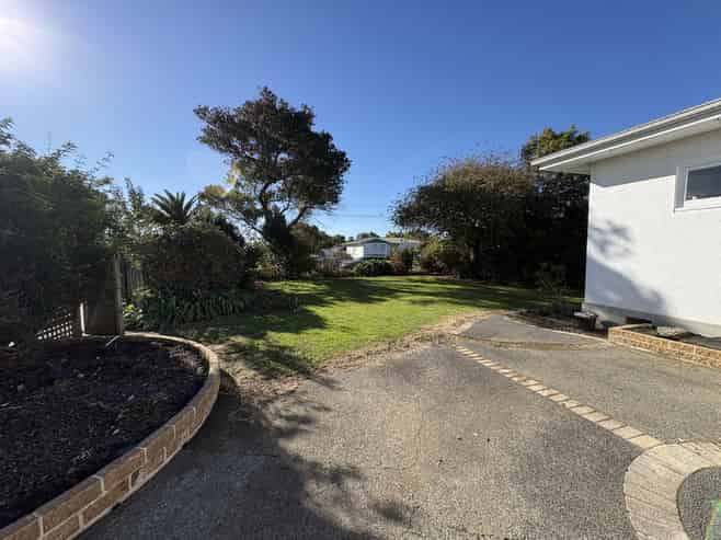 17 Howard Road, Taradale