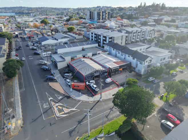 Modern & Road Front in Onehunga - 391sqm