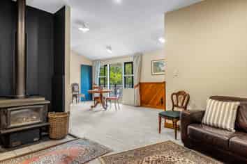 186 Summerhill Road, Cust