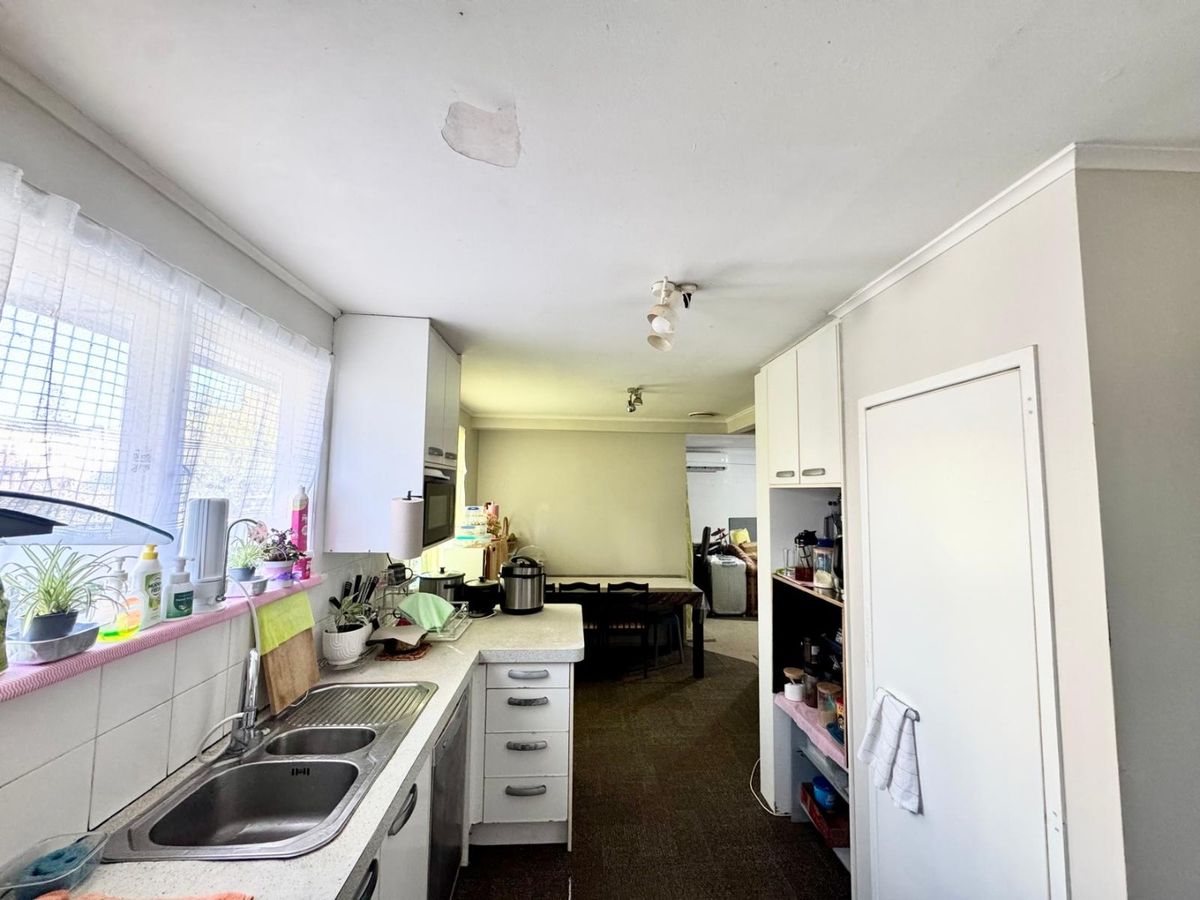 Spacious 3-Bedroom Family Home in Desirable Titirangi, Auckland - Ansicht 3