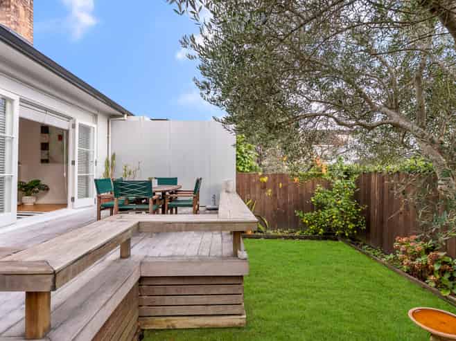 25 Edmund Street, Saint Heliers