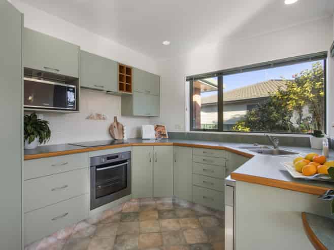 16 Donegal Place, Katikati