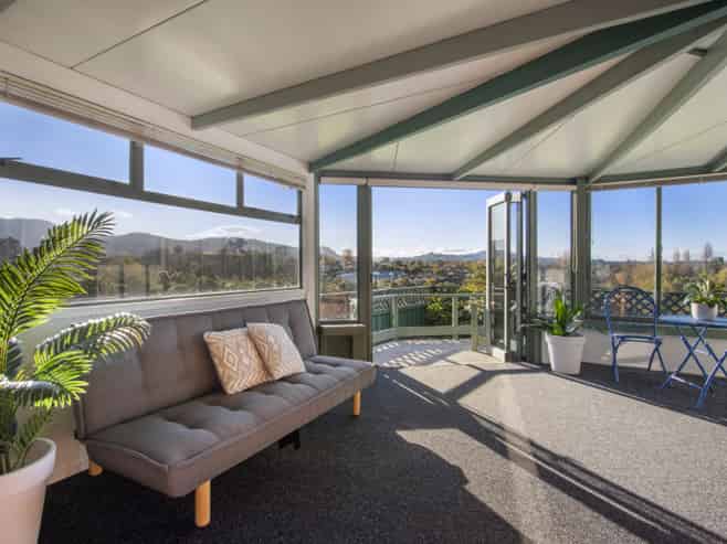 16 Donegal Place, Katikati