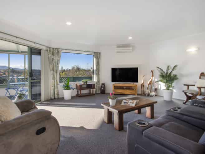 16 Donegal Place, Katikati