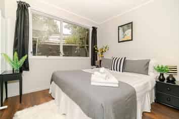 6 Cherry Tree Place, Massey