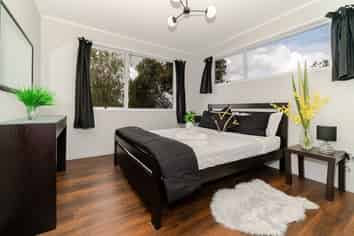 6 Cherry Tree Place, Massey