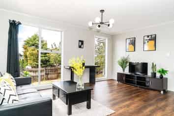 6 Cherry Tree Place, Massey