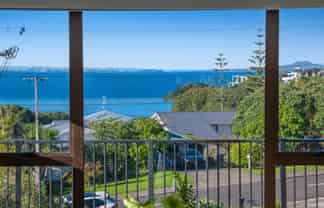 64 Shakespear Road, Army Bay
