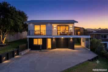 64 Shakespear Road, Army Bay