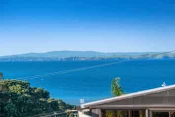 64 Shakespear Road, Army Bay