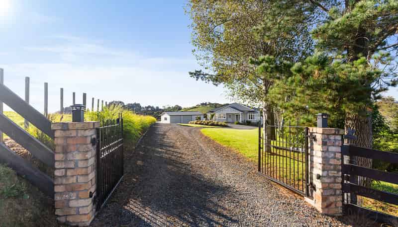 102E McGregor Road, Clevedon