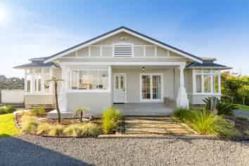 102E McGregor Road, Clevedon
