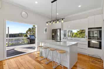102E McGregor Road, Clevedon
