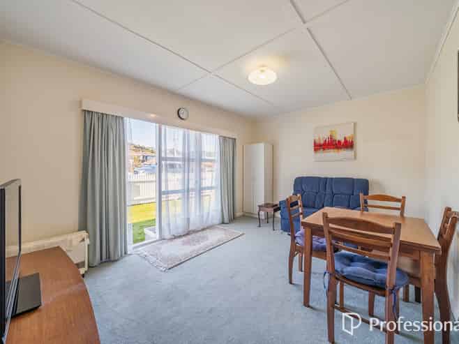 3/1079 High Street, Taita