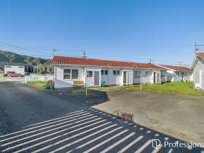 3/1079 High Street, Taita