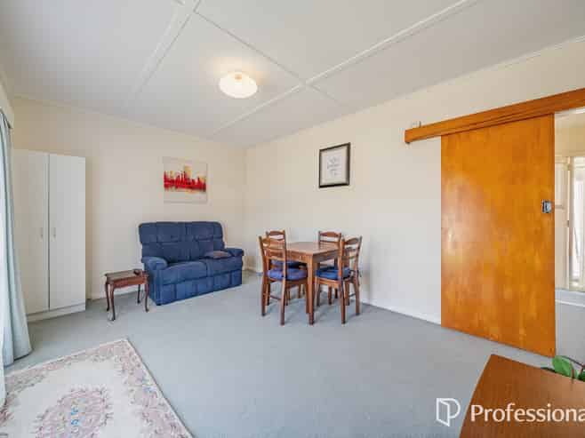 3/1079 High Street, Taita