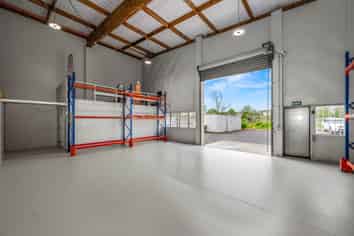 PRIME TRADE RETAIL WAREHOUSE / SHOWROOM
