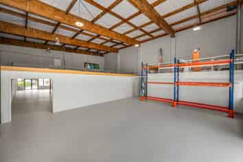 PRIME TRADE RETAIL WAREHOUSE / SHOWROOM
