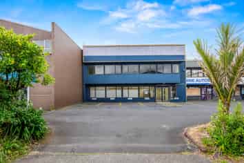 PRIME TRADE RETAIL WAREHOUSE / SHOWROOM
