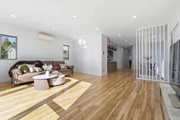 2/65 Francis Street, Hauraki