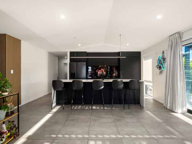 5 Laguna Place, Matakatia