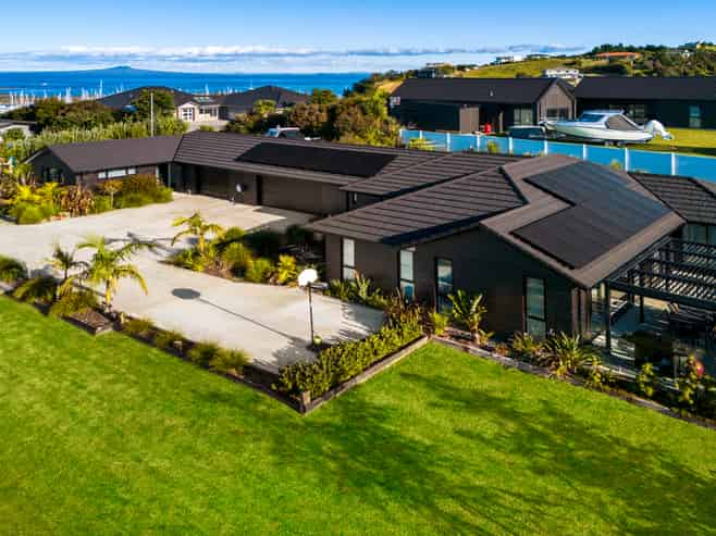 5 Laguna Place, Matakatia