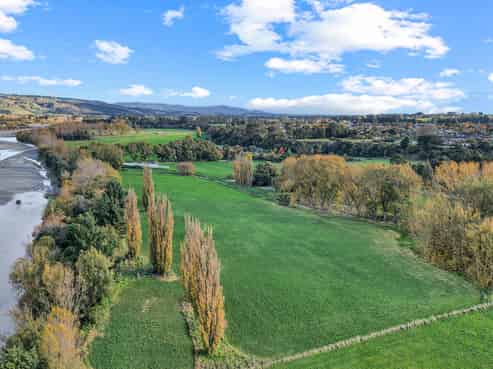 25 River Road, Ashhurst