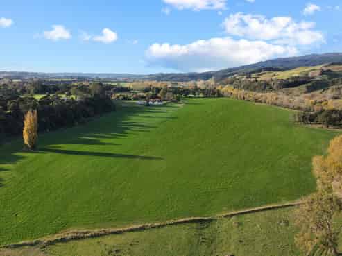 25 River Road, Ashhurst