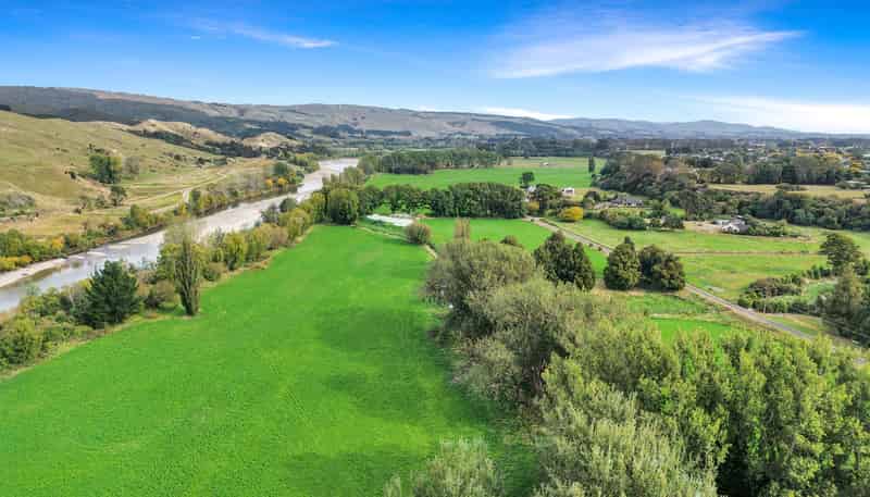 19 River Road, Ashhurst