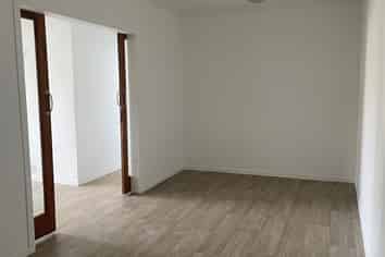 Versatile Industrial Premises with Yard