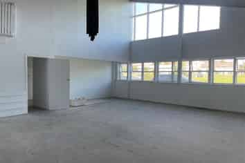 Versatile Industrial Premises with Yard