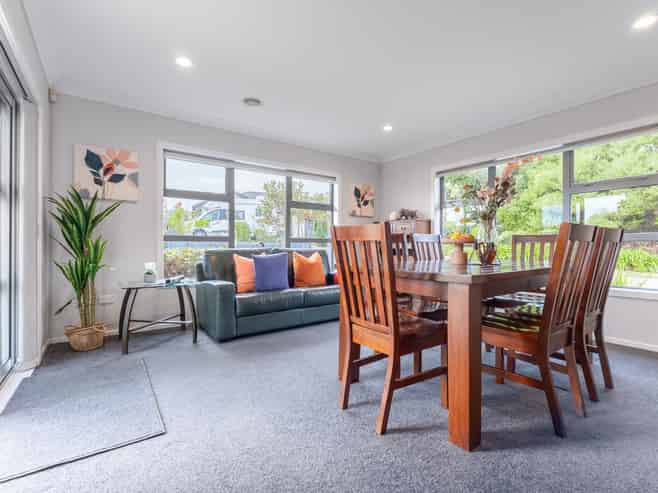 79 Waterstone Avenue, Paraparaumu