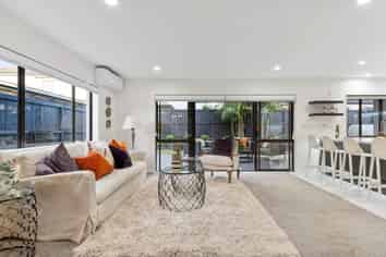 1 Coachman Drive, Flat Bush