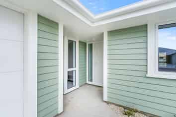 30E Woodville Street, LEESTON
