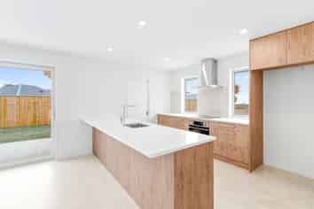 30E Woodville Street, LEESTON