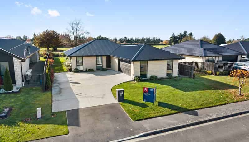 23 Redhaven Rise, Netherby
