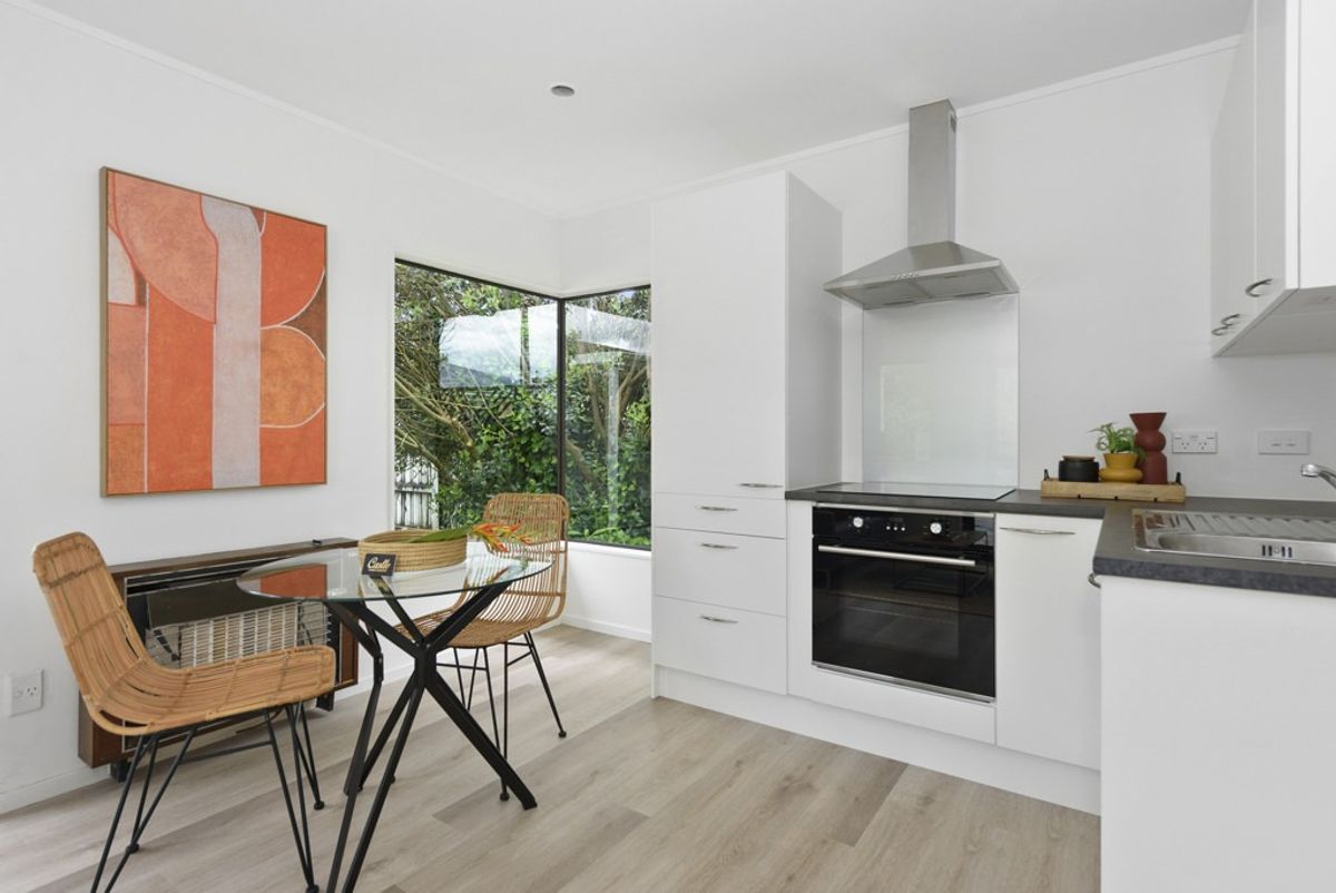 Stunning, Fully Furnished, One Bedroom in Hamilton East - Ansicht 3