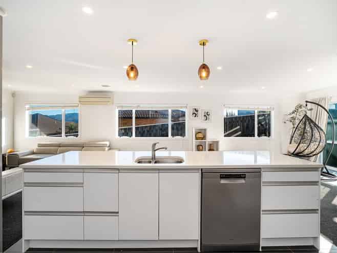 21 Tasman Close, Aotea