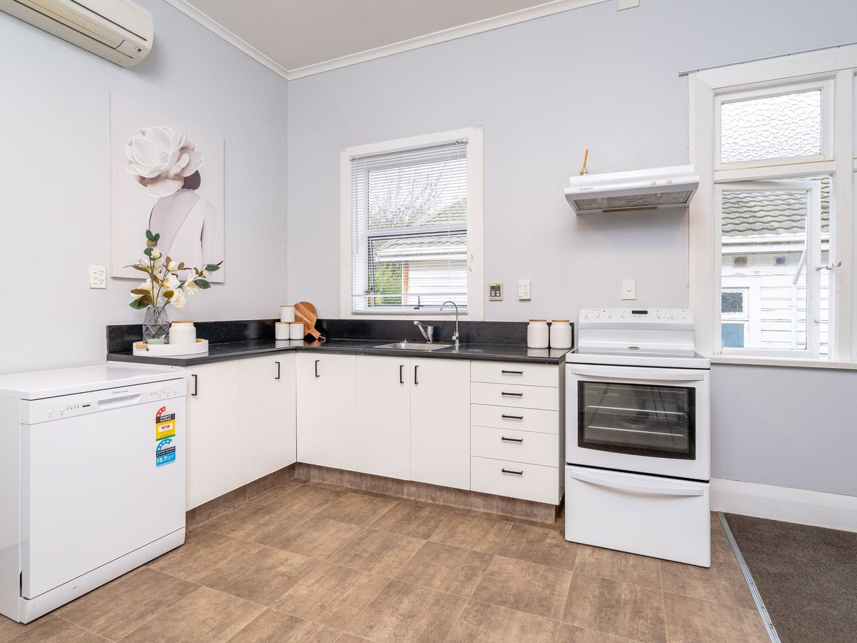 Three Bedroom in Kenmure - Mehr