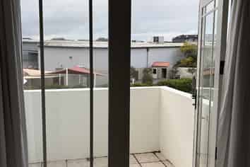 9/100 Customhouse Street , Gisborne
