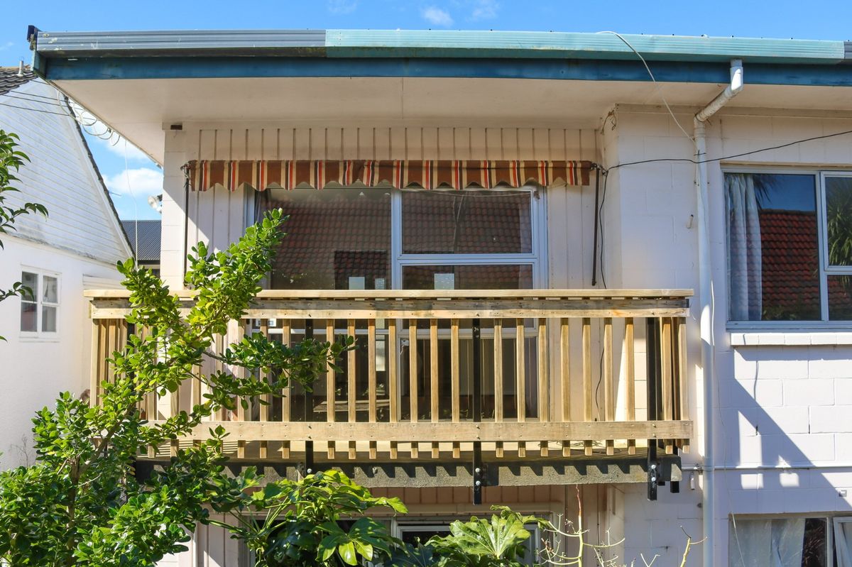 Handy Location in Central Hamiton – pohled 2