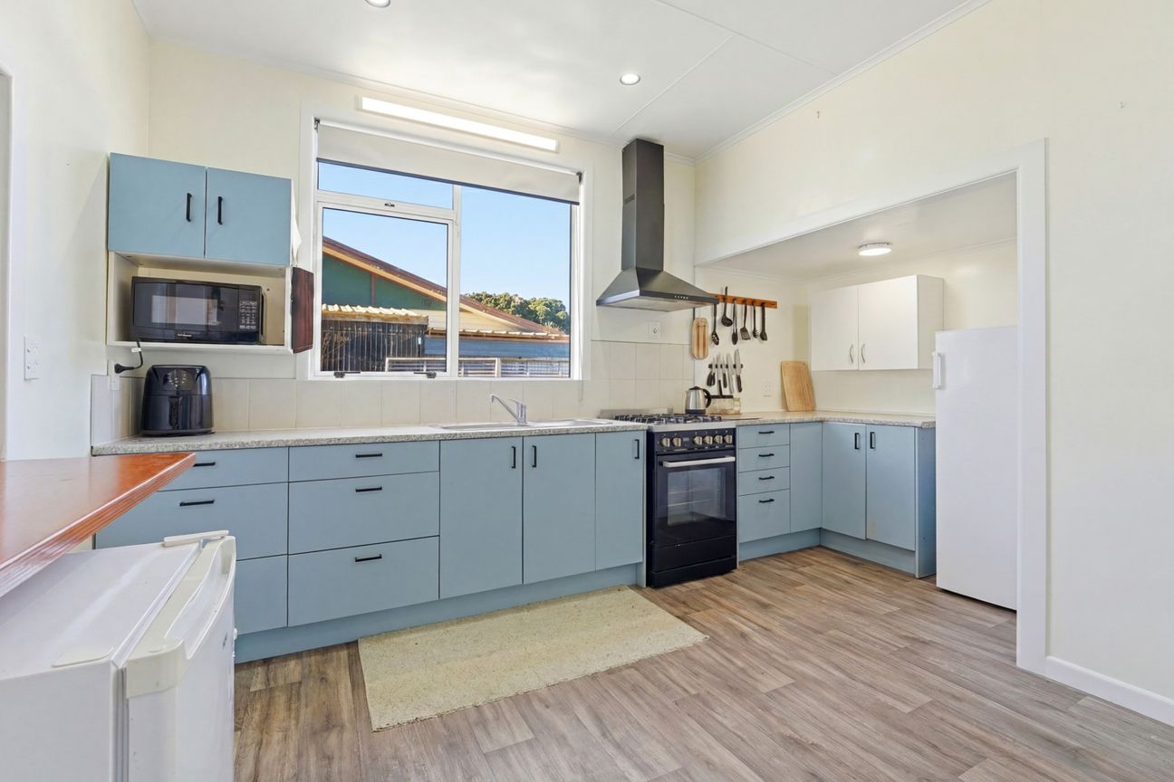 A beauty on Bignell - Vista 4