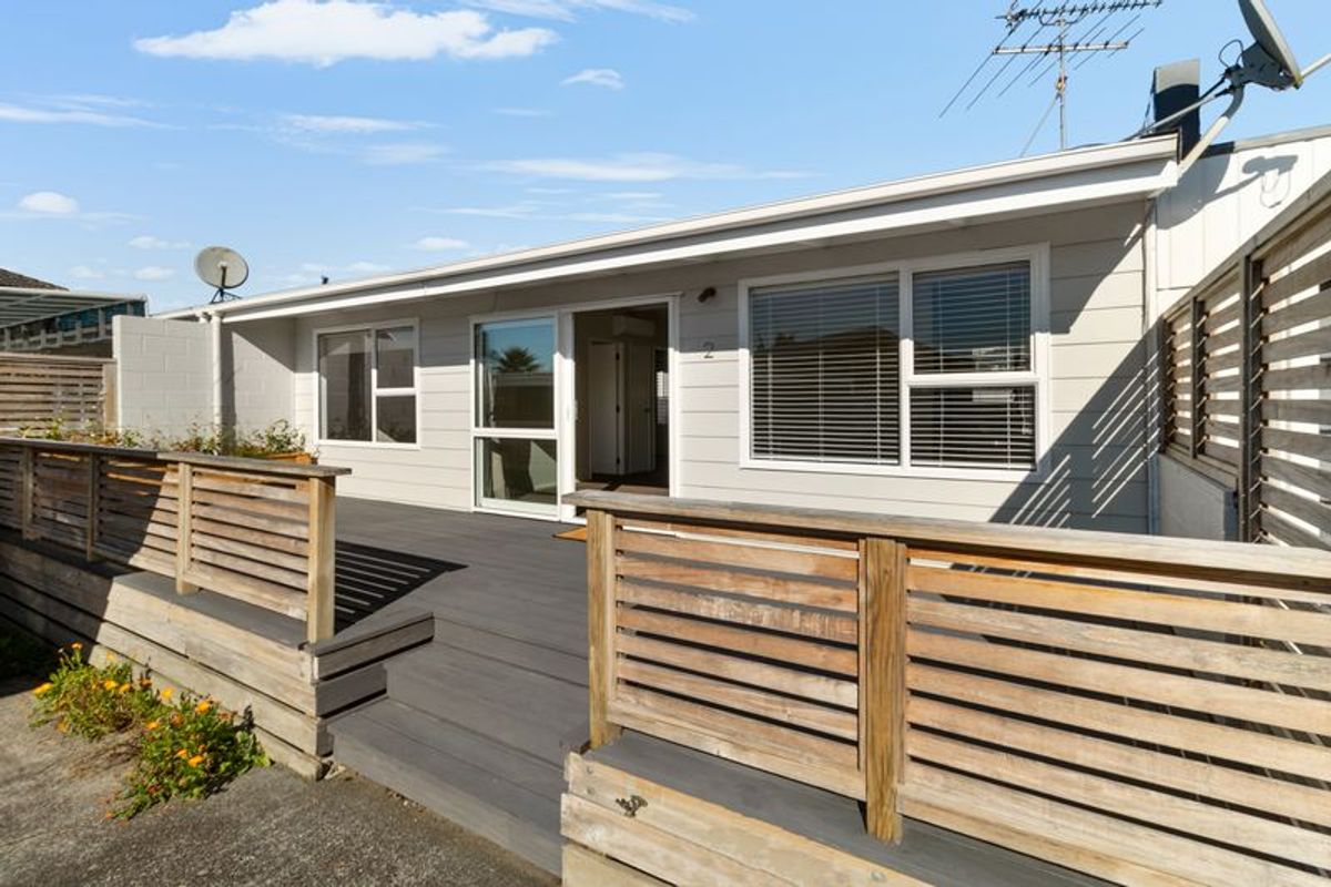 Stylish renovated 2-beroom home in prime Papatoetoe location!, Papatoetoe