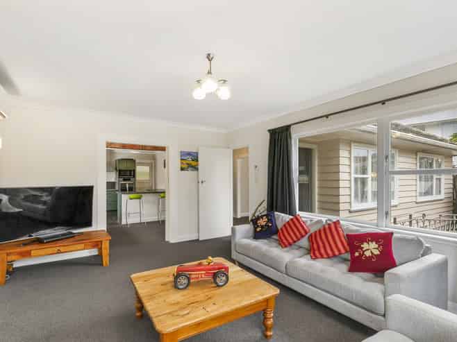 52 Kenmore Street, Newlands