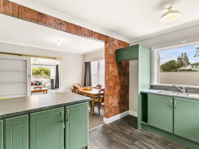 52 Kenmore Street, Newlands