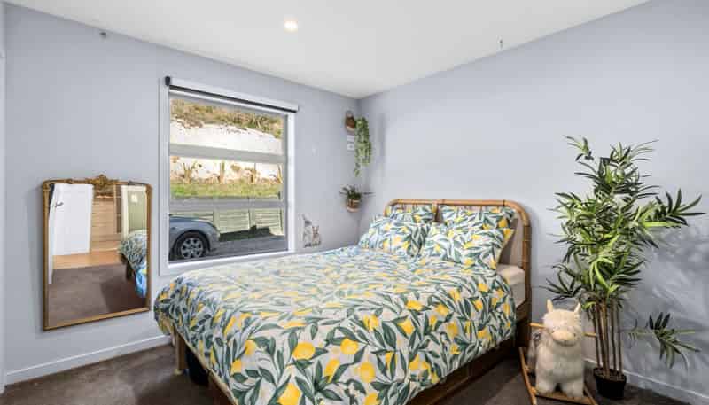 792 Hira Road, Hira