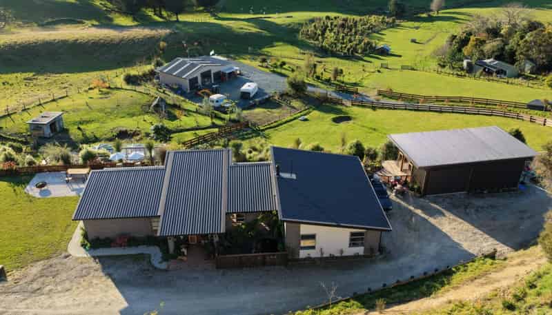 792 Hira Road, Hira